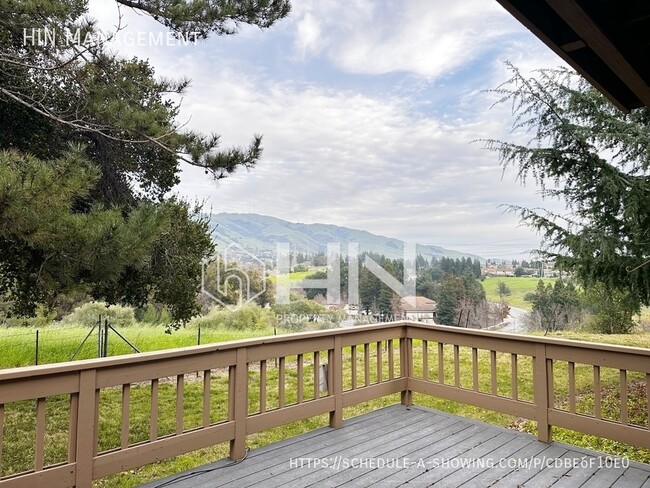 Building Photo - 1098 Ocaso Camino