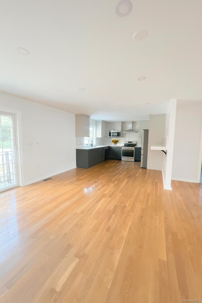 Building Photo - 50 Vineyard Ave