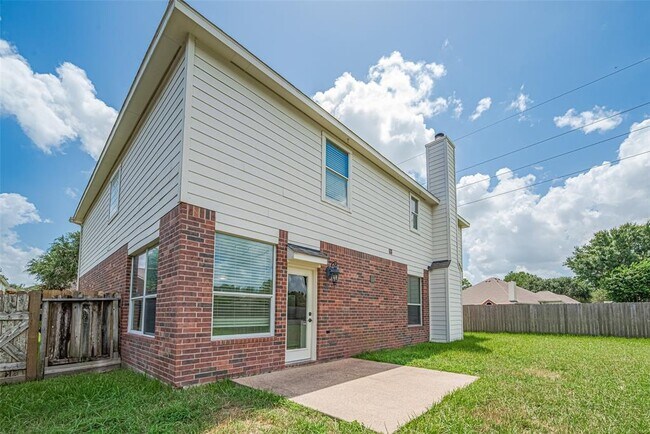 Building Photo - 5703 Saragosa Dr