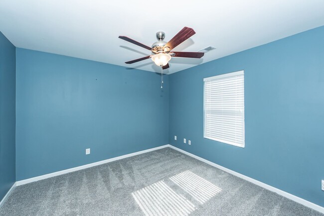 Building Photo - 5 Bedroom 3 Bath Home in Cane Bay Plantation - Summerville