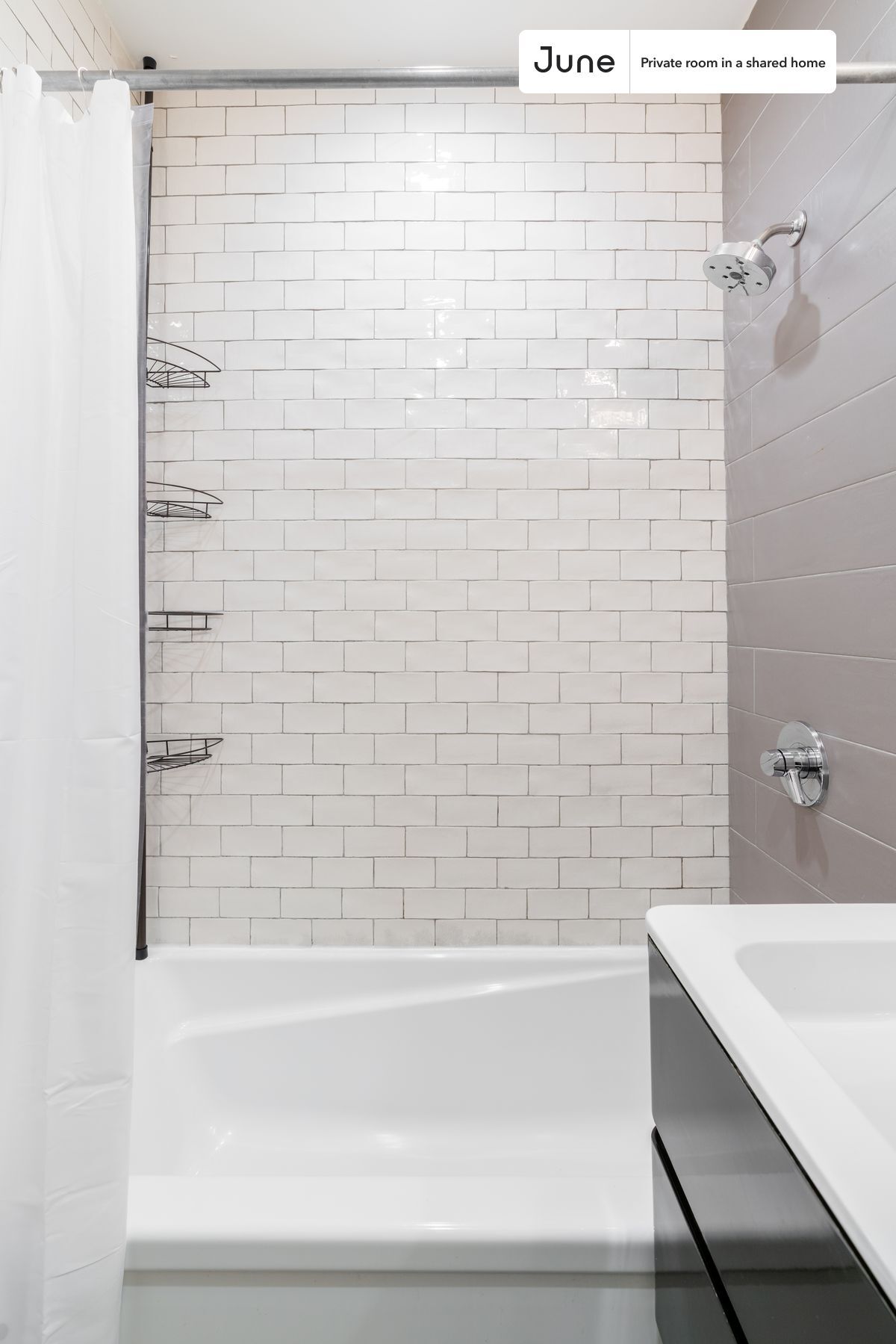 Building Photo - Room in Shared 3 bed/1 bath home