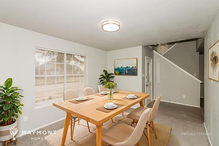 Building Photo - 15426 Baxter Ave