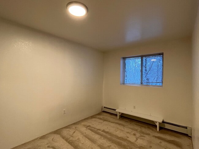 Building Photo - 2 bedroom condo for rent