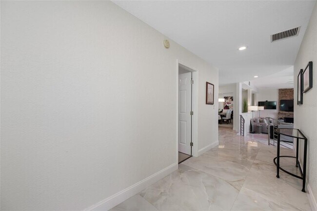 Building Photo - 540 59th Ave