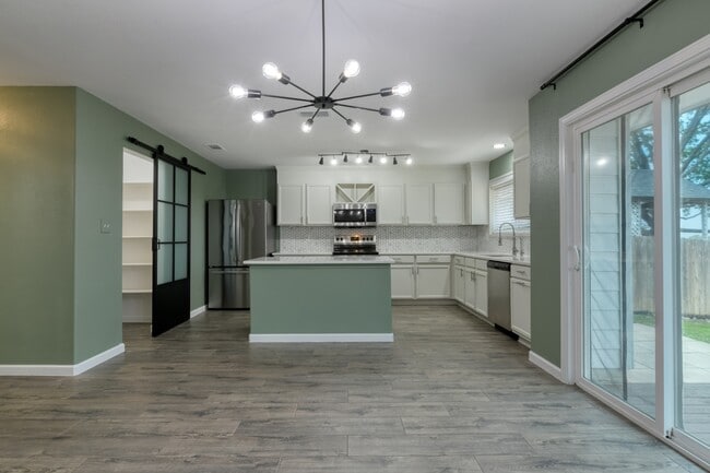 Building Photo - 15219 Spring Land