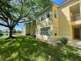 Building Photo - 13060 Vista Isles Dr