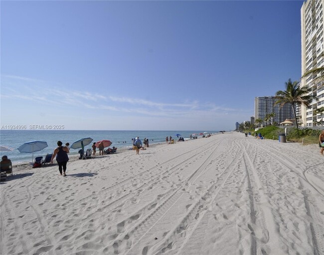 Building Photo - 1865 S Ocean Dr