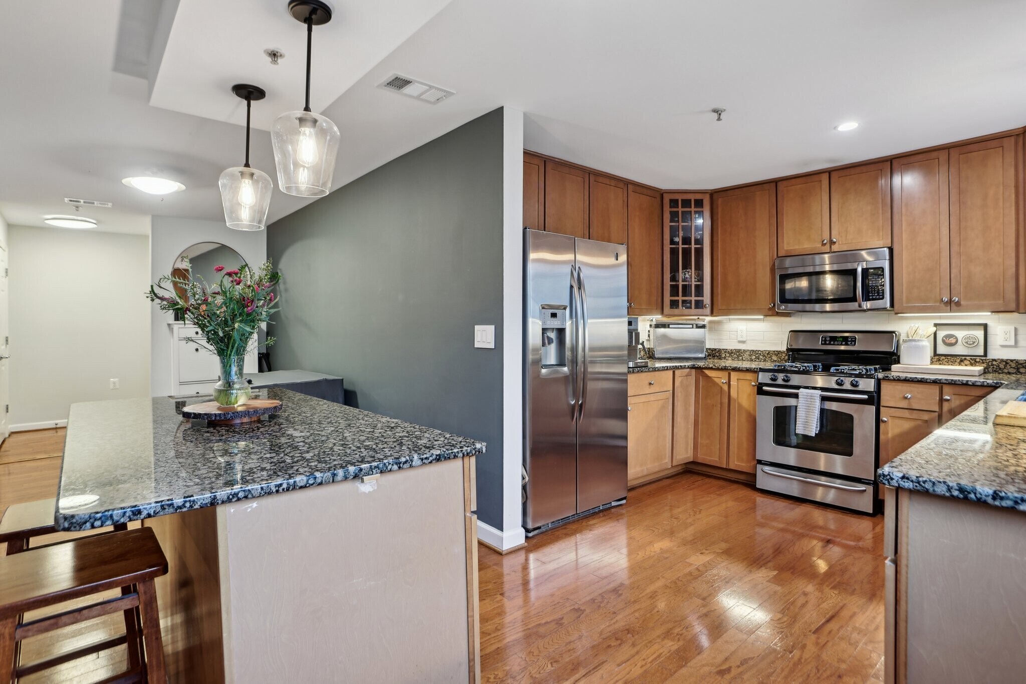 Building Photo - 4091 S Four Mile Run Dr