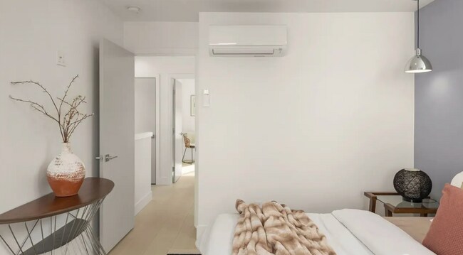 Building Photo - 911-B N 98th St