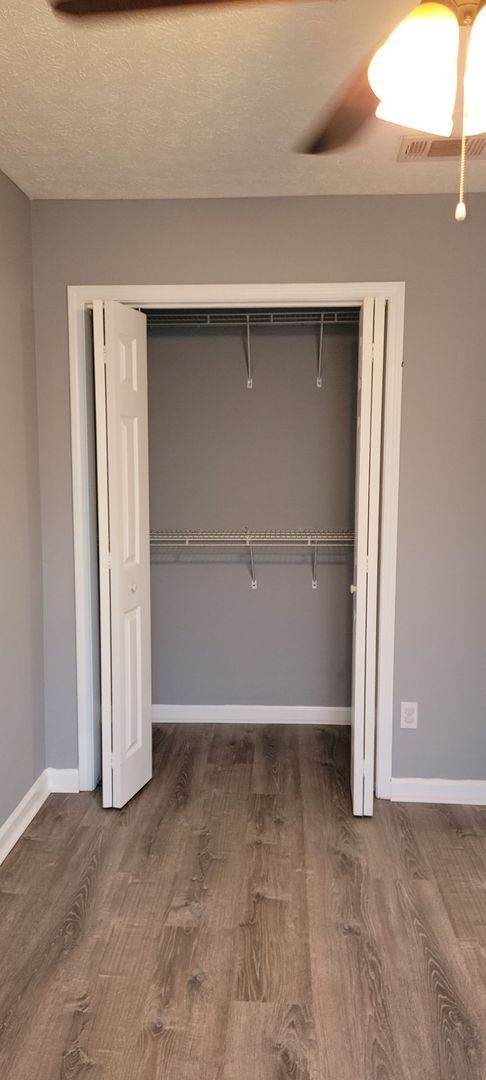 Building Photo - Efficient & Economical 2Bed/2Ba Triplex Un...