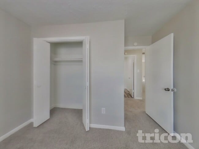 Building Photo - 7114 River Garden Dr