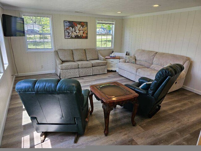 Building Photo - 5230 Spring Grove Ave