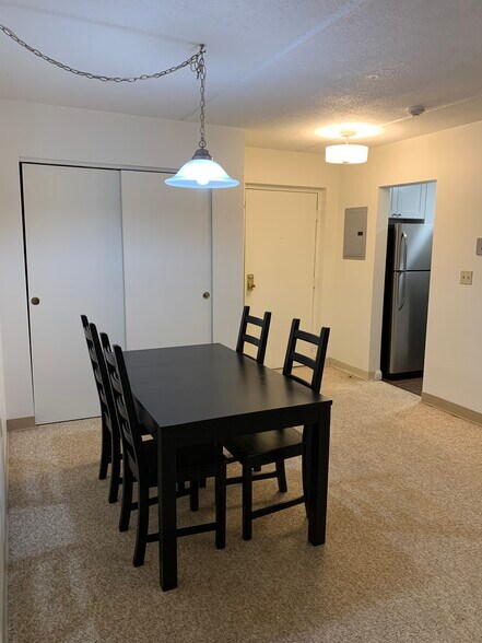 Building Photo - 303 Lowell St