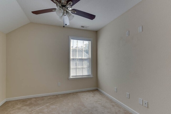 Building Photo - 2 Alden Ave