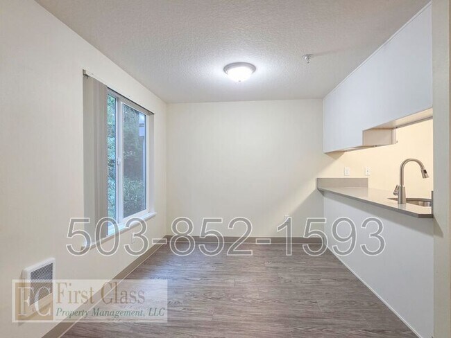 Building Photo - 3602 SW Beaverton Hillsdale Hwy