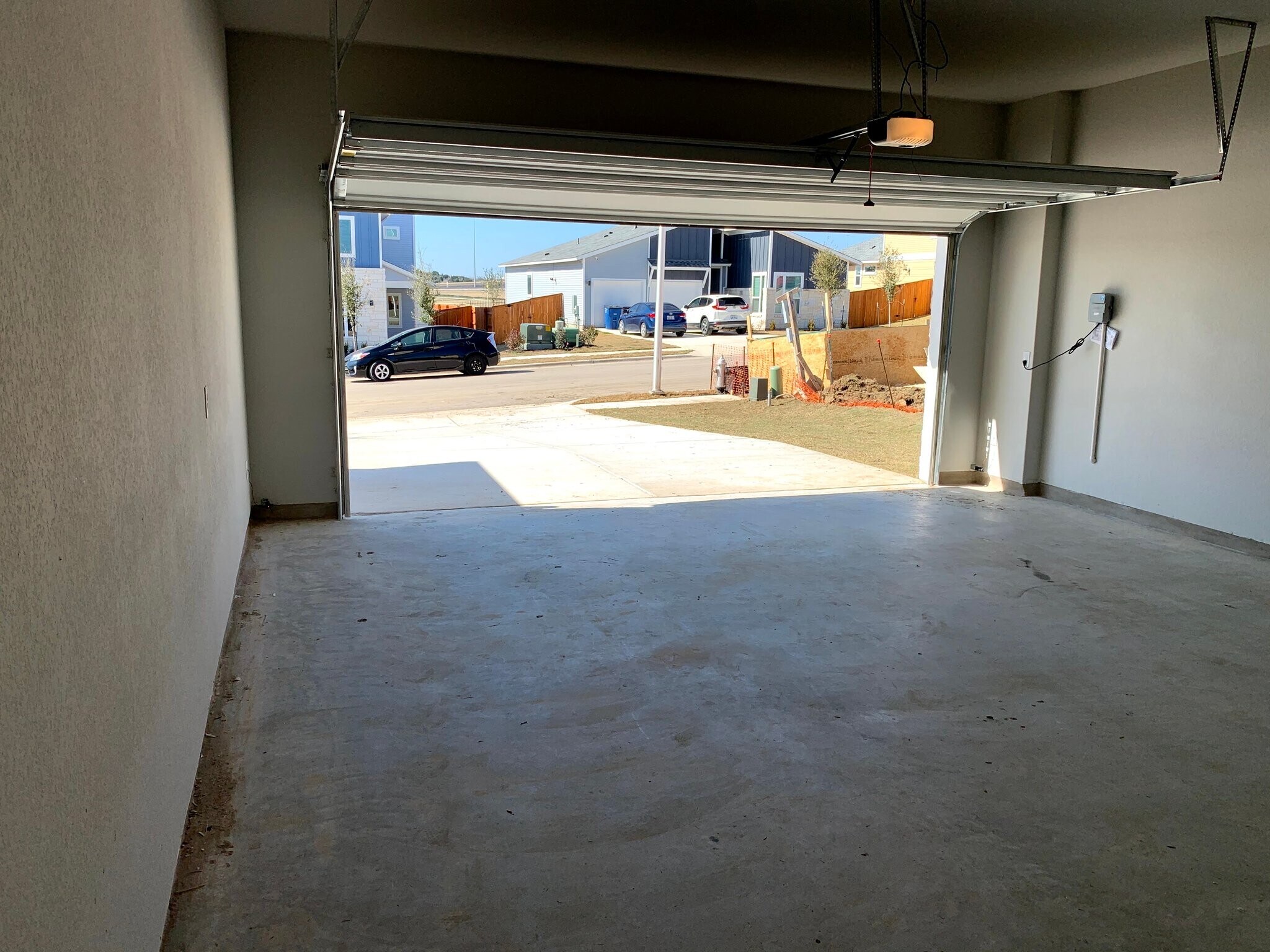 Building Photo - 10717 Charger Wy