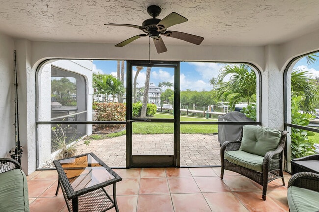 Building Photo - 2299 Treasure Isle Dr