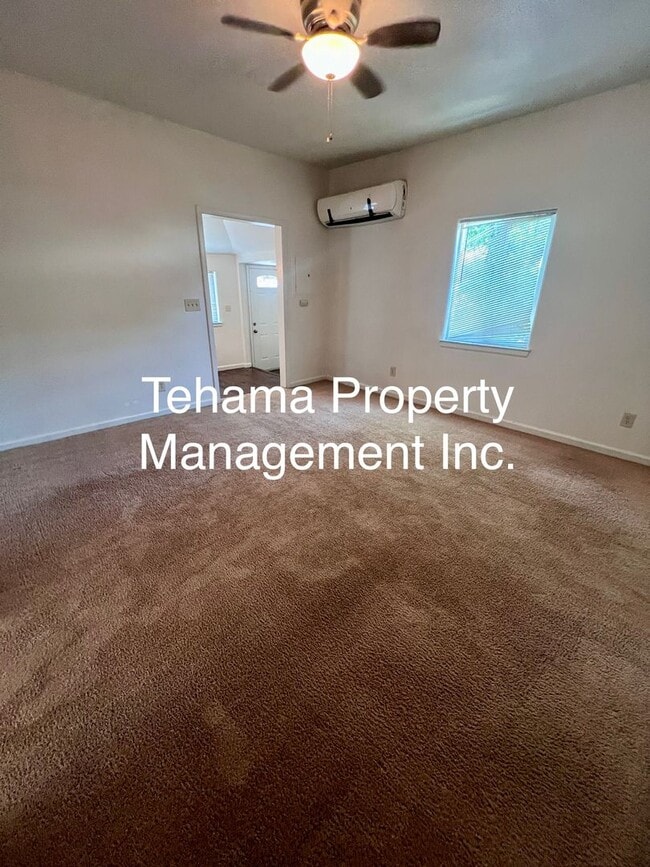 Building Photo - Charming little home in Red Bluff