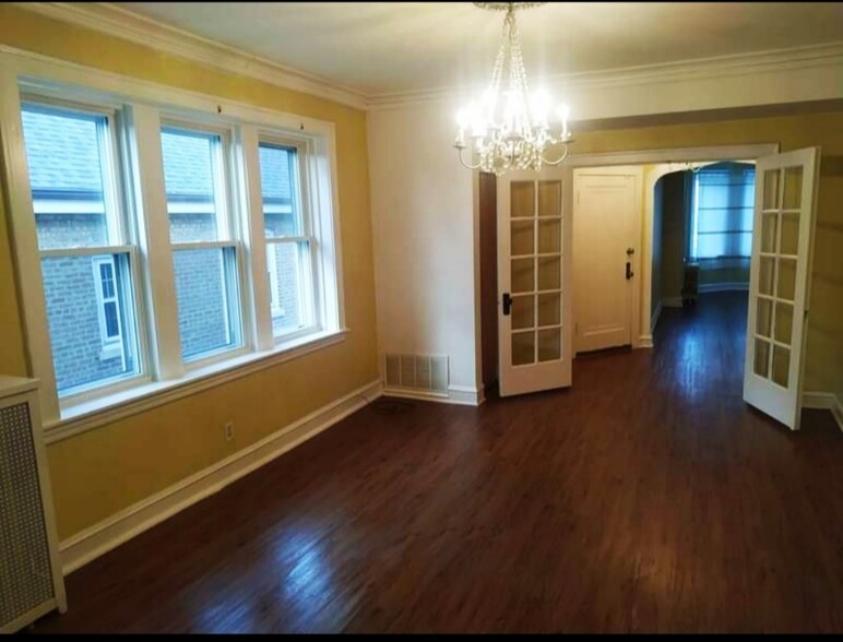 Dining room - 4820 S Keeler Ave