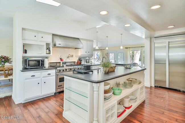 Building Photo - 31944 CA-1