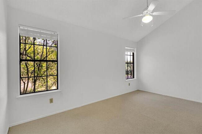 Building Photo - 5606 Bonnell Vista St