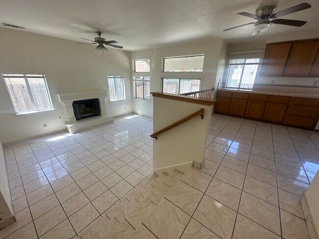 Building Photo - 325 Melbourne Dr