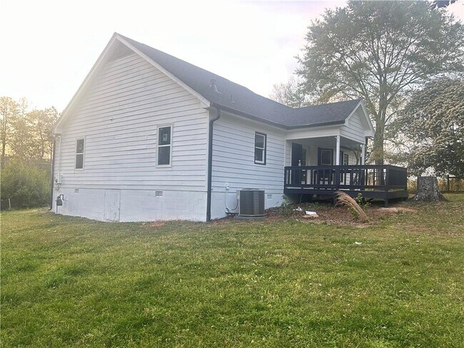 Building Photo - 3590 Chamblee Gap Rd