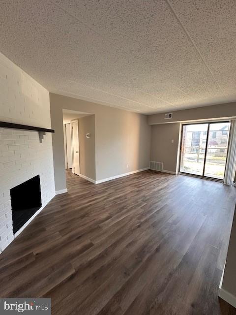 Building Photo - 1402 Valley Dr