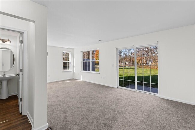 Building Photo - 1 Creekside Wy