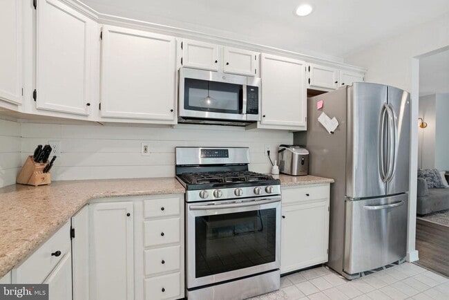Building Photo - 138 Medinah Dr