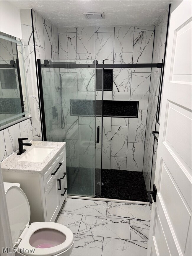 Building Photo - 1460 Elmwood Ave