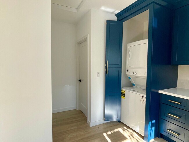 Building Photo - 4232 Verdugo Rd