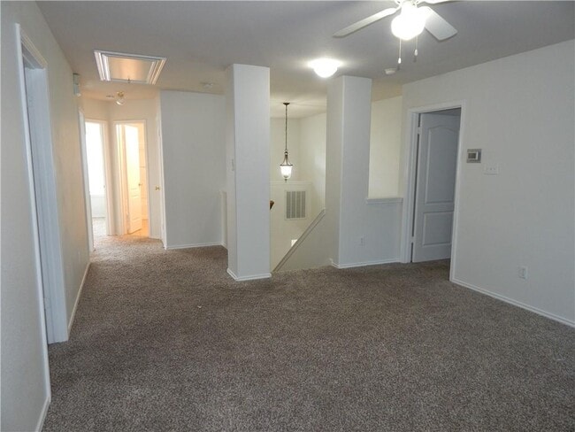 Building Photo - 13521 Shawna Dnay Dr