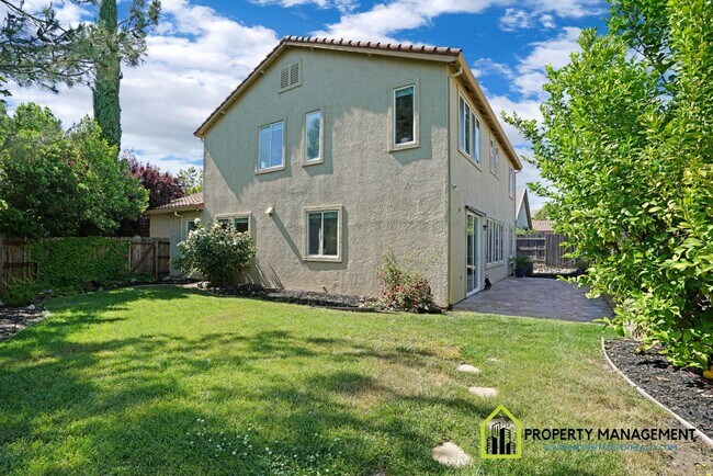 Building Photo - Charming 3-4 Bedroom Home with Top-Rated S...