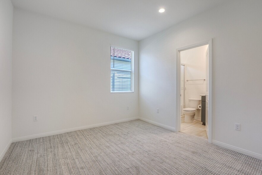 Building Photo - 29587 Fortitude Dr