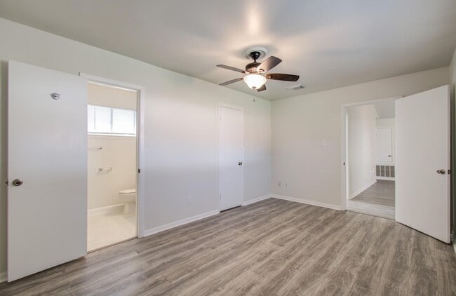 Building Photo - 15611 La Casa Ln