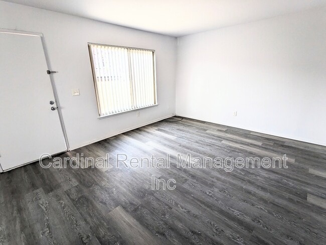 Building Photo - 917 Cabrillo Dr