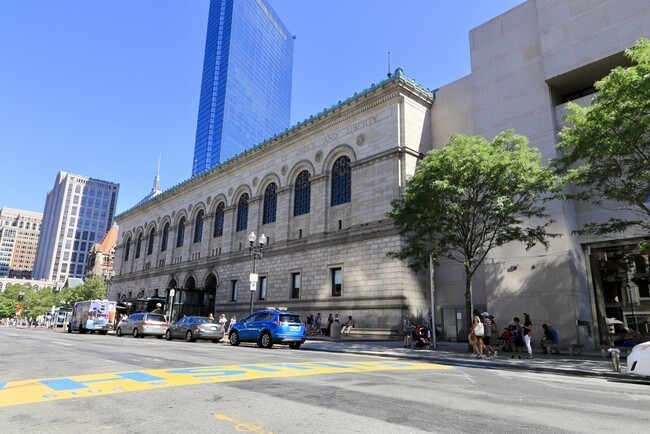 Building Photo - 671-673 Boylston St