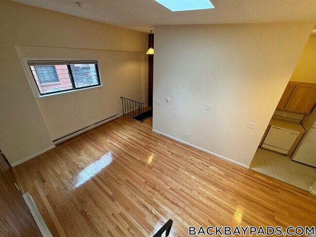 Building Photo - 277 Marlborough St