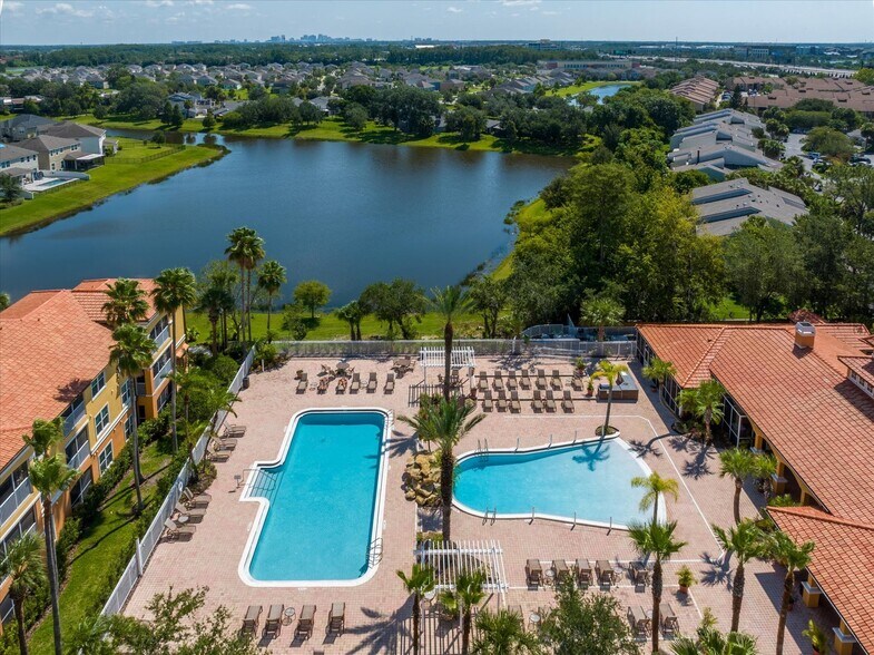 Building Photo - 5475 Vineland Rd