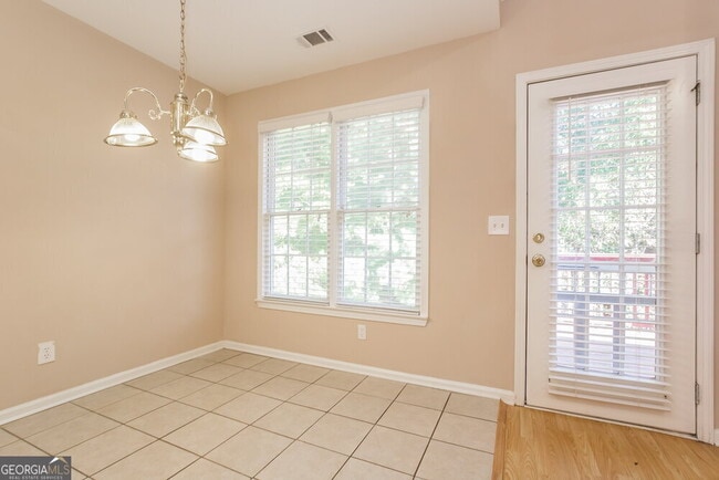 Building Photo - 605 Oxford Crest Ct NW