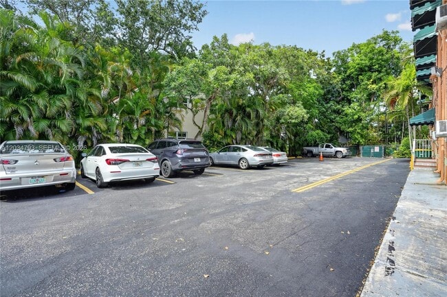 Building Photo - 3409 S Le Jeune Rd