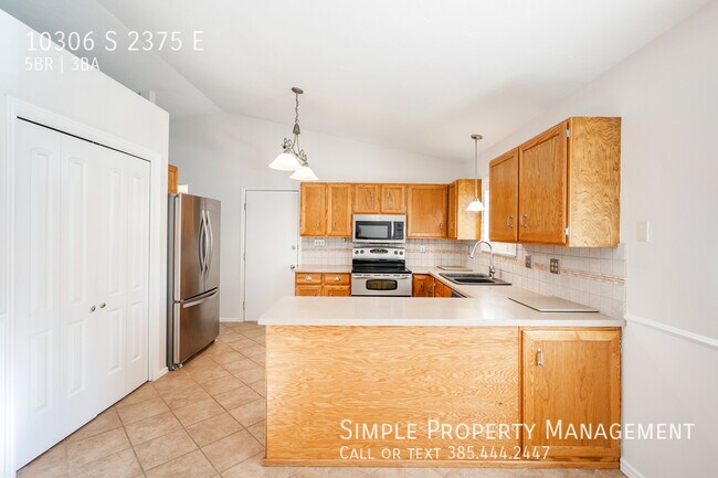 Building Photo - 10306 S 2375 E