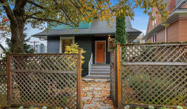 Building Photo - 173 Aloha St