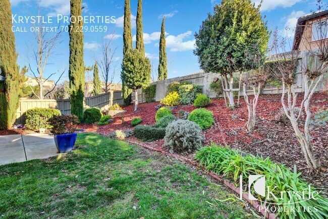 Building Photo - Gorgeous condo in beautiful Tiara gated co...