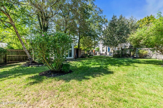 Building Photo - 146 Rumson Rd