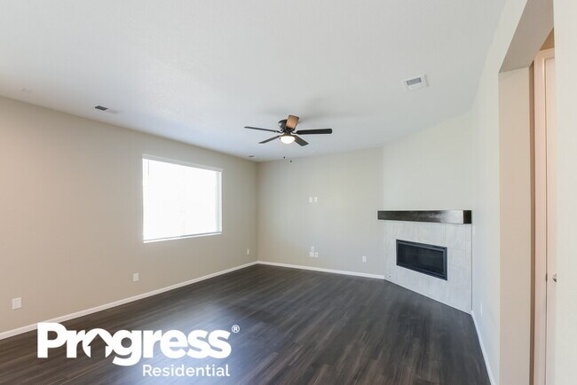 Building Photo - 3565 Makley Cir