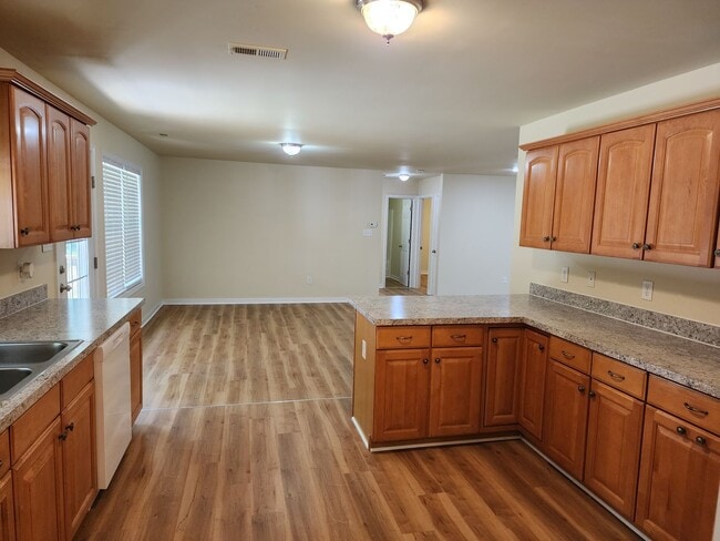 Building Photo - Beautiful 3 Bedroom 2 Bath  Rancher in New Kent!