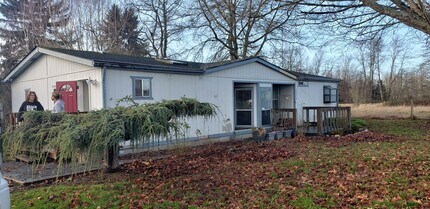 Building Photo - ****COMING SOON****  Country living in a clean, cozy home!