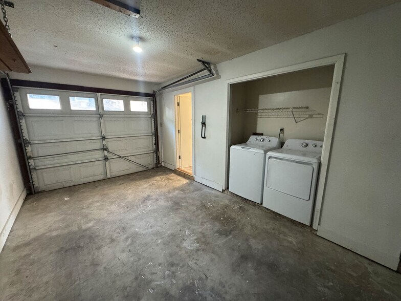 Building Photo - 4607 Avenue B